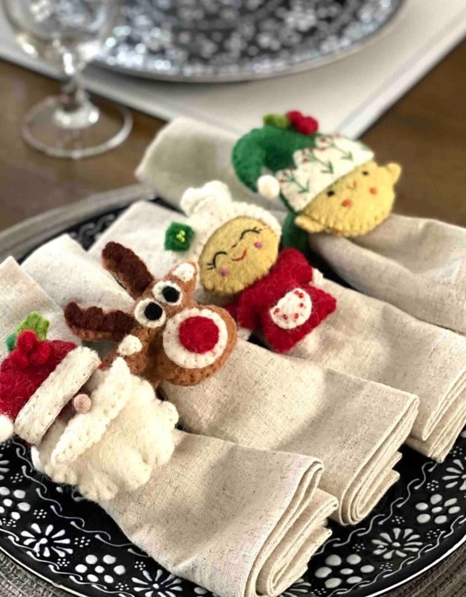 Global Crafts Christmas Santa's Crew Napkin Rings