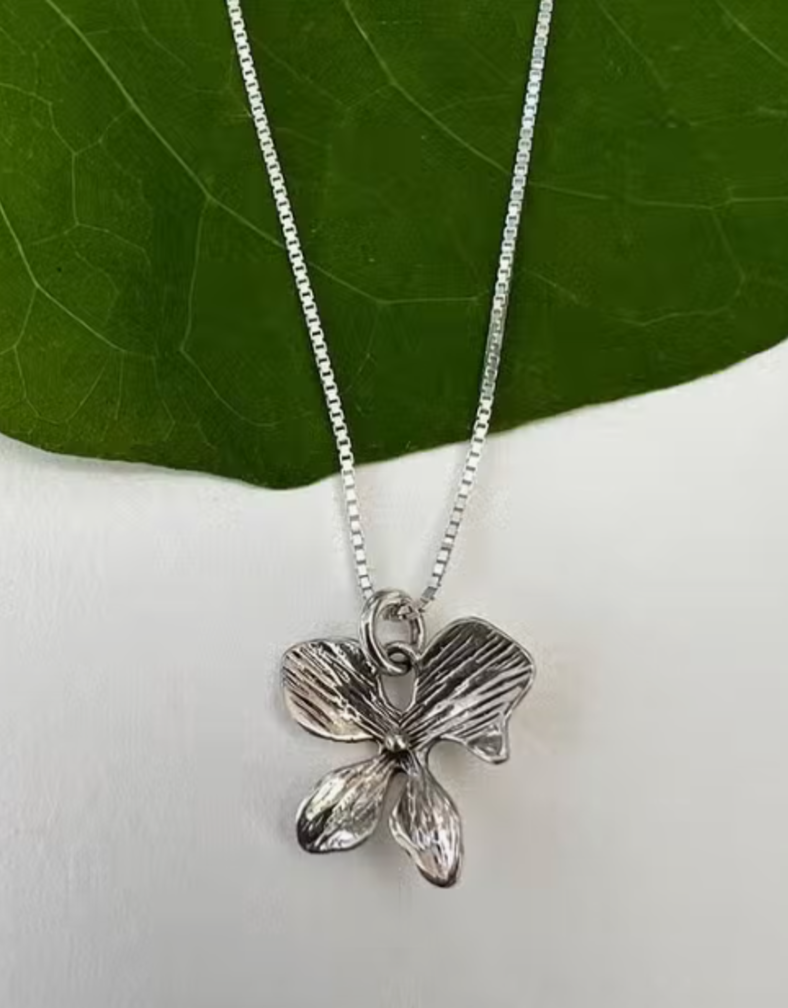 Women's Peace Collection In Flower Necklace