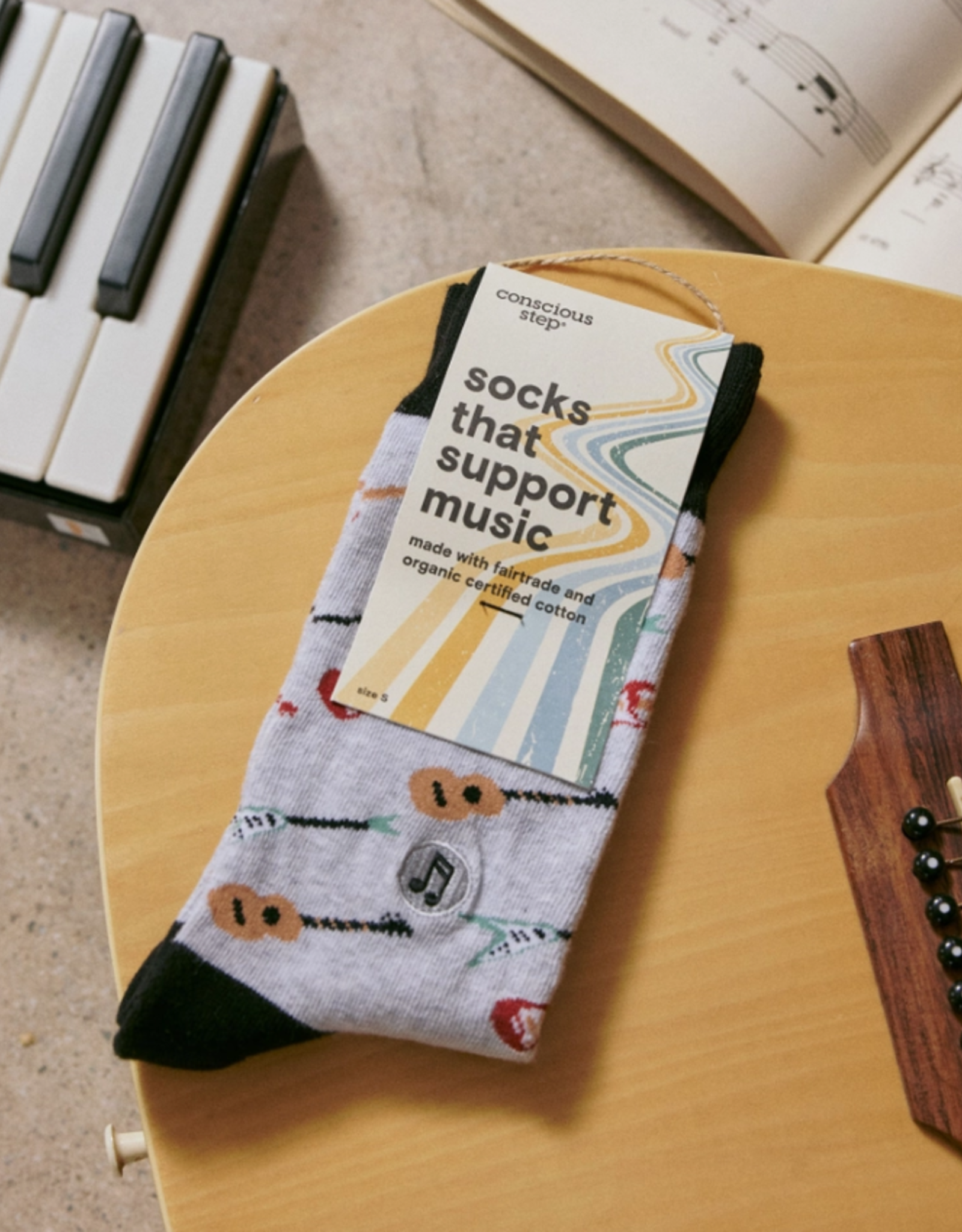 Conscious Step Socks that Support Music (Gray Guitars)