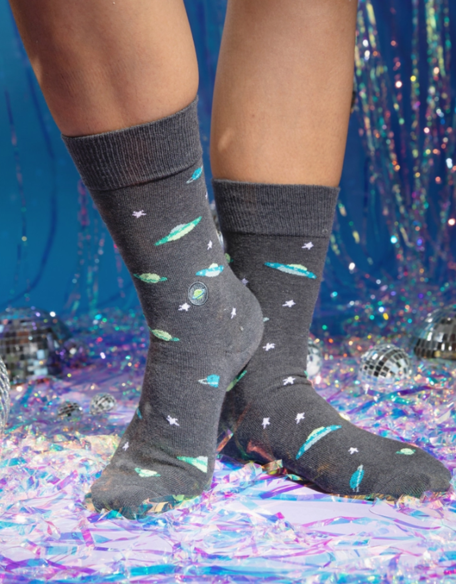 Conscious Step Socks that Support Space Exploration (Galactic Gray)
