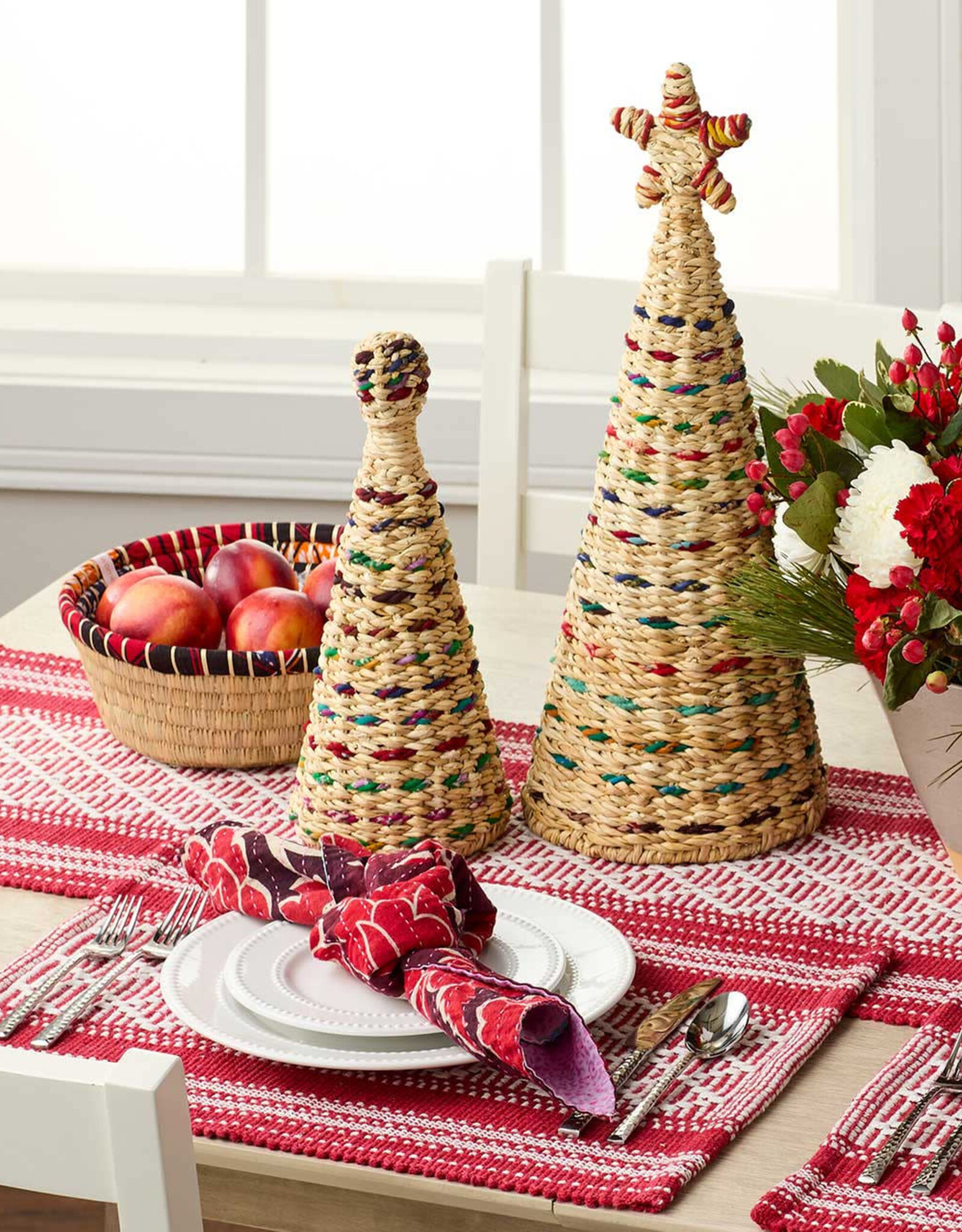 Serrv Large Sari Hogla Basket Tree