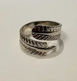 Dandarah Handmade Brass Ring Plated With Chrome - Leaf