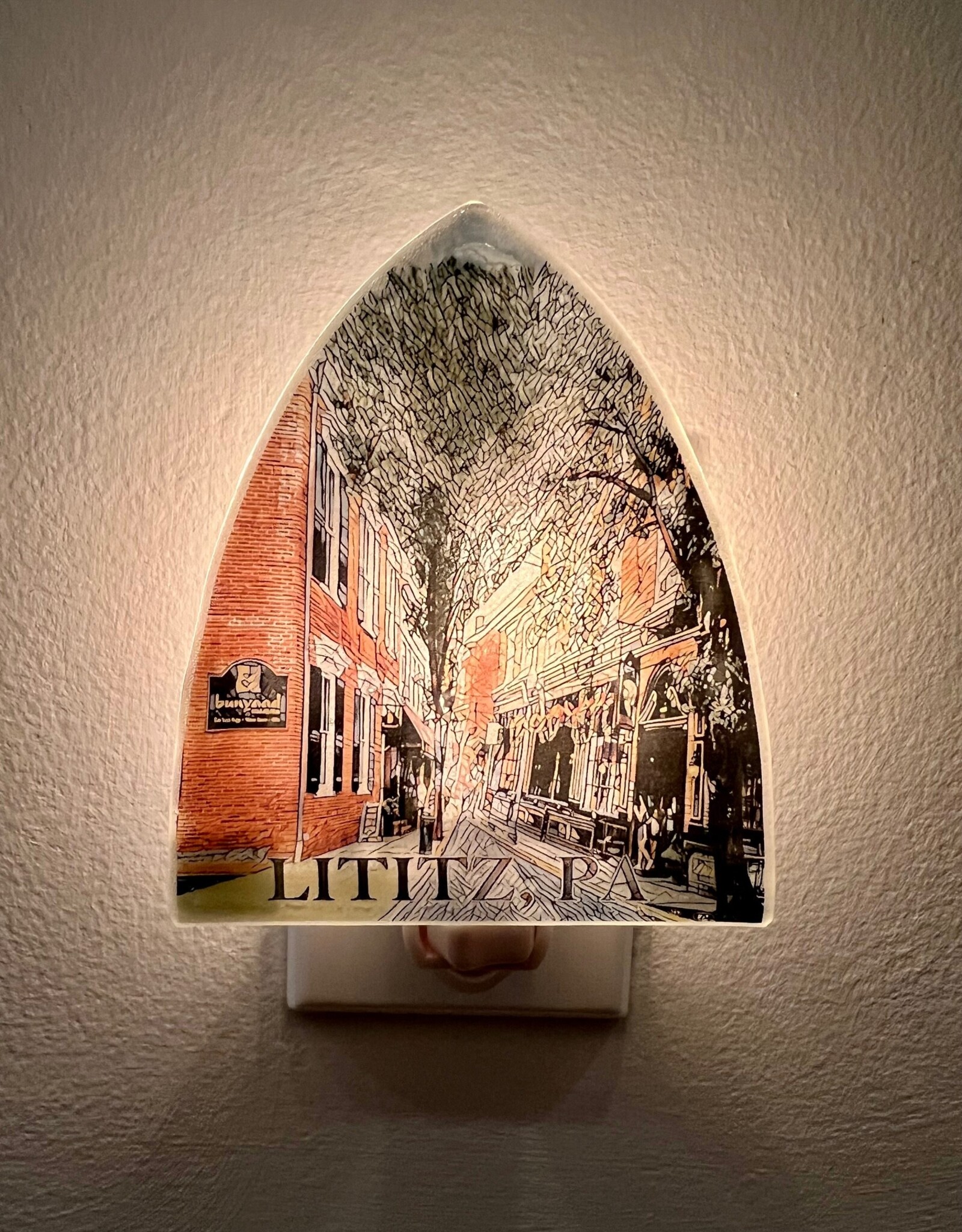 Pampeana Lititz Building Nightlight