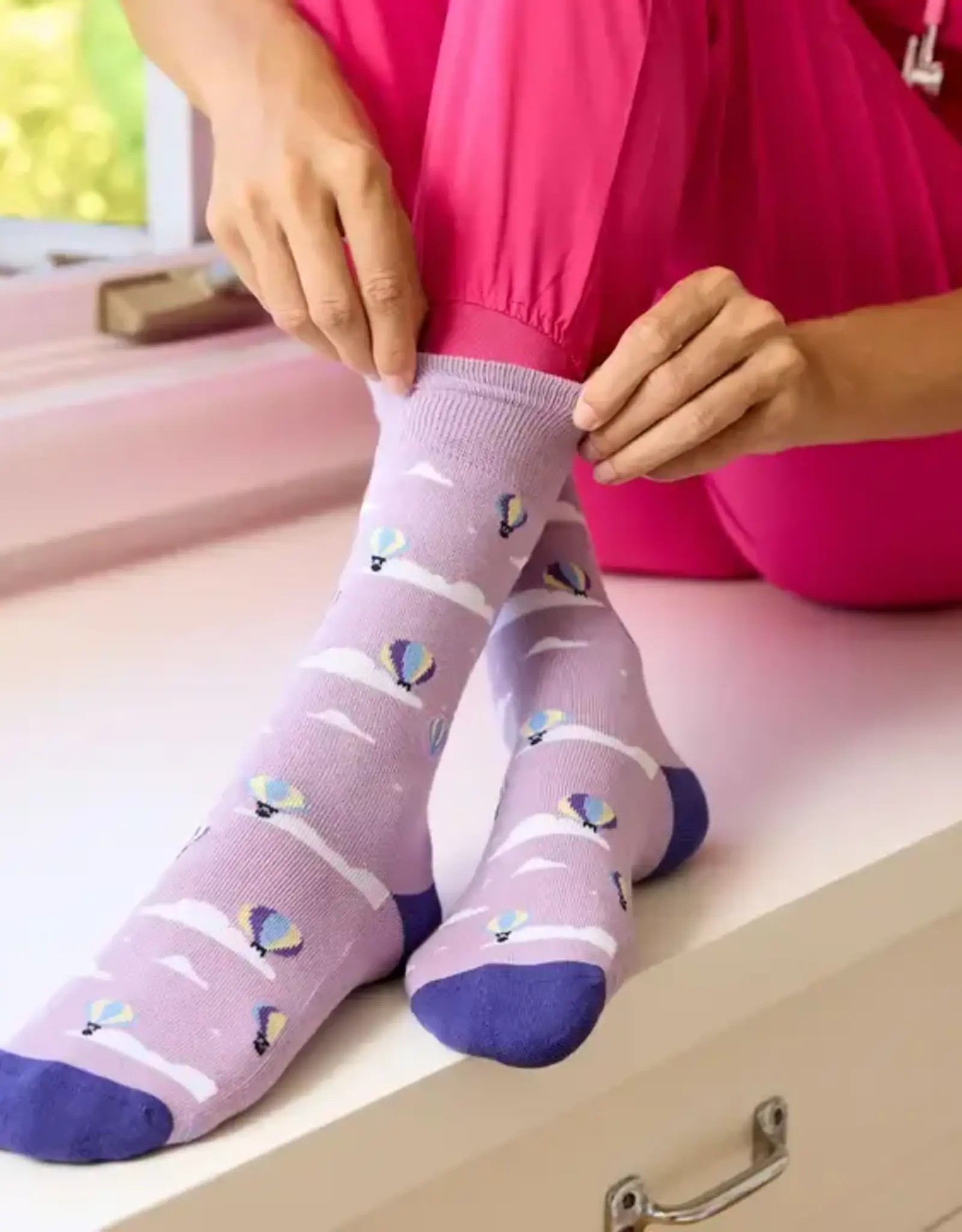 Conscious Step Socks that Fight Childhood Cancer (Purple Hot Air Balloons)