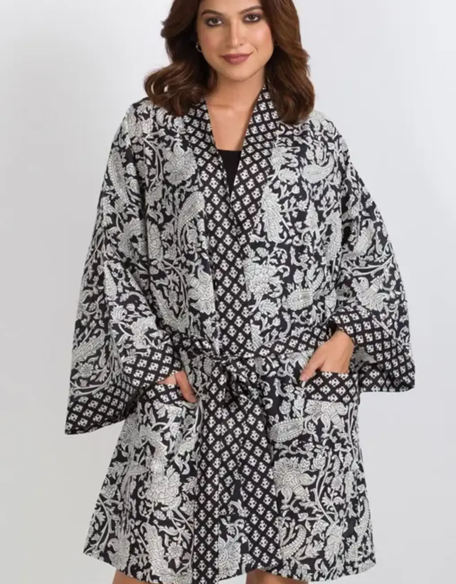 Sevya Handmade Short Kimono Robe (Black & White Paisley)