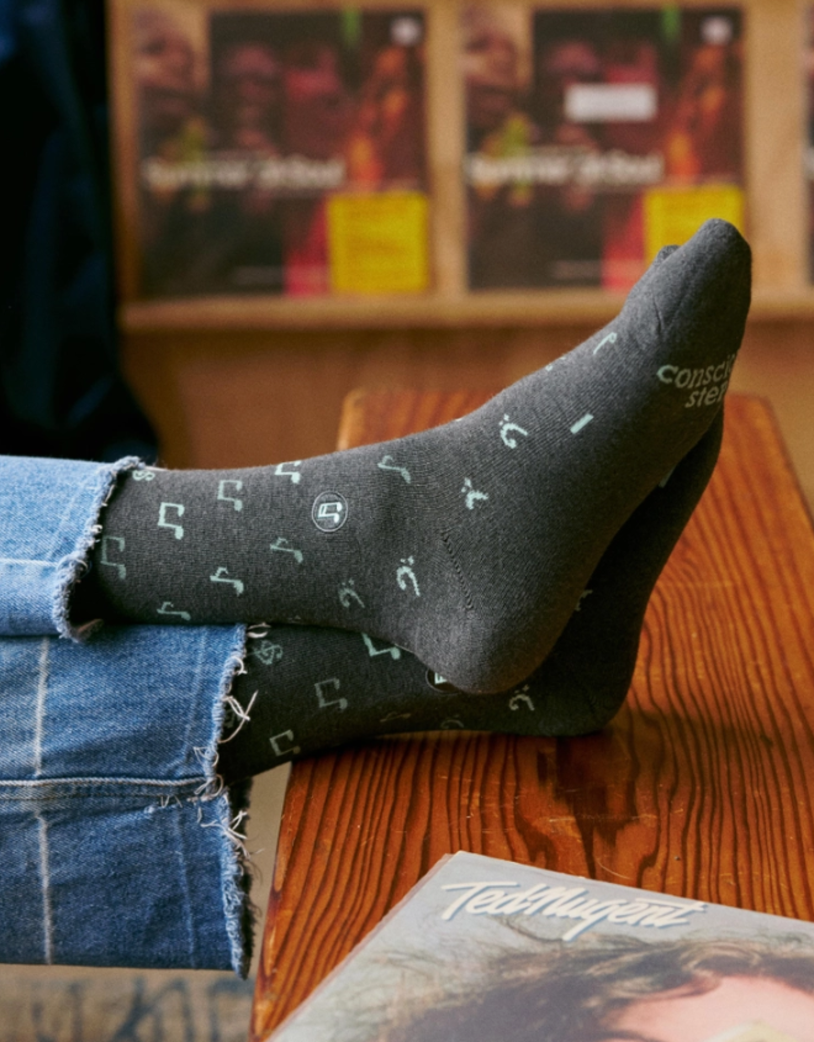 Conscious Step Socks that Support Music (Gray Music Notes)