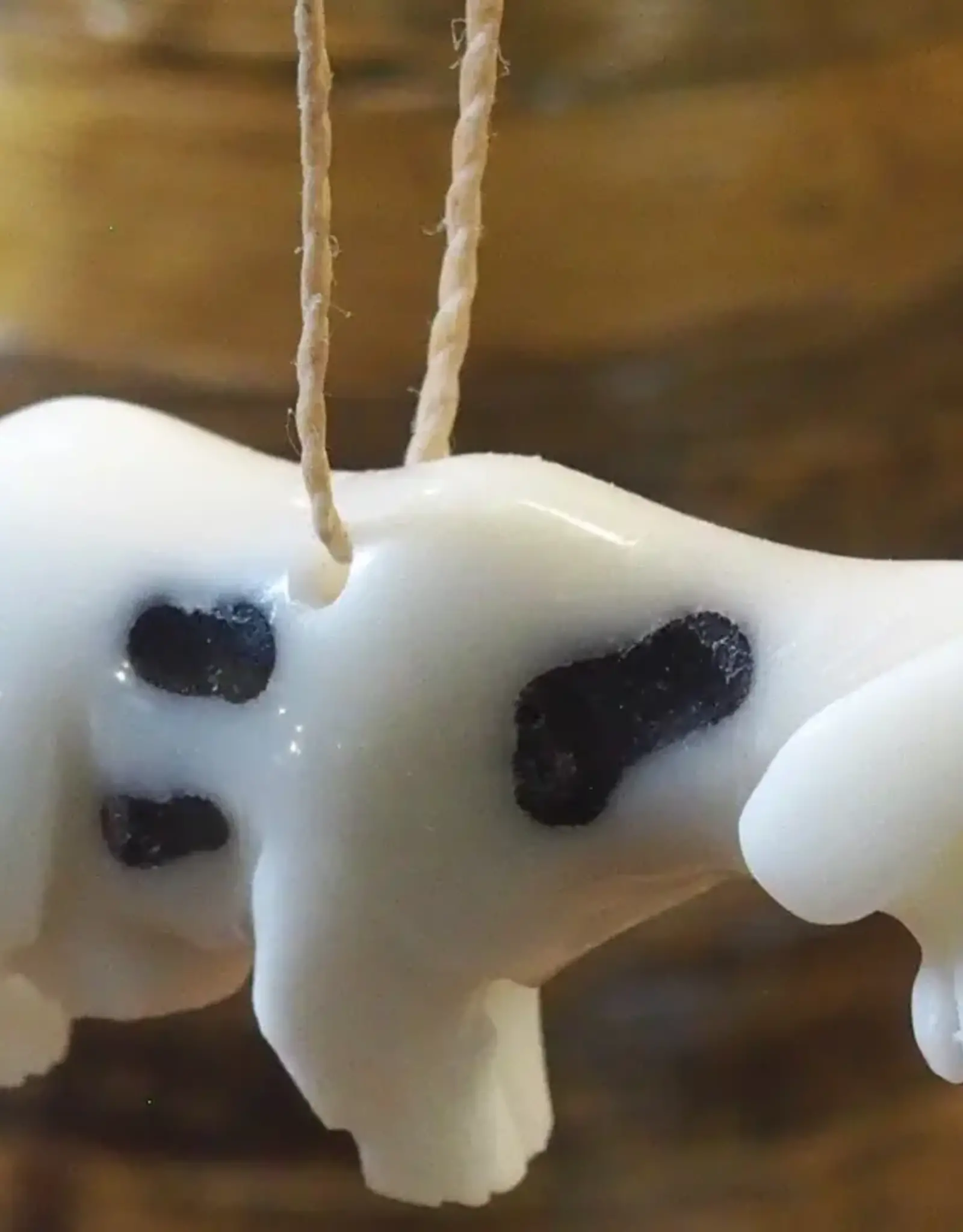 Pampeana Cow Tagua Nut Ornament