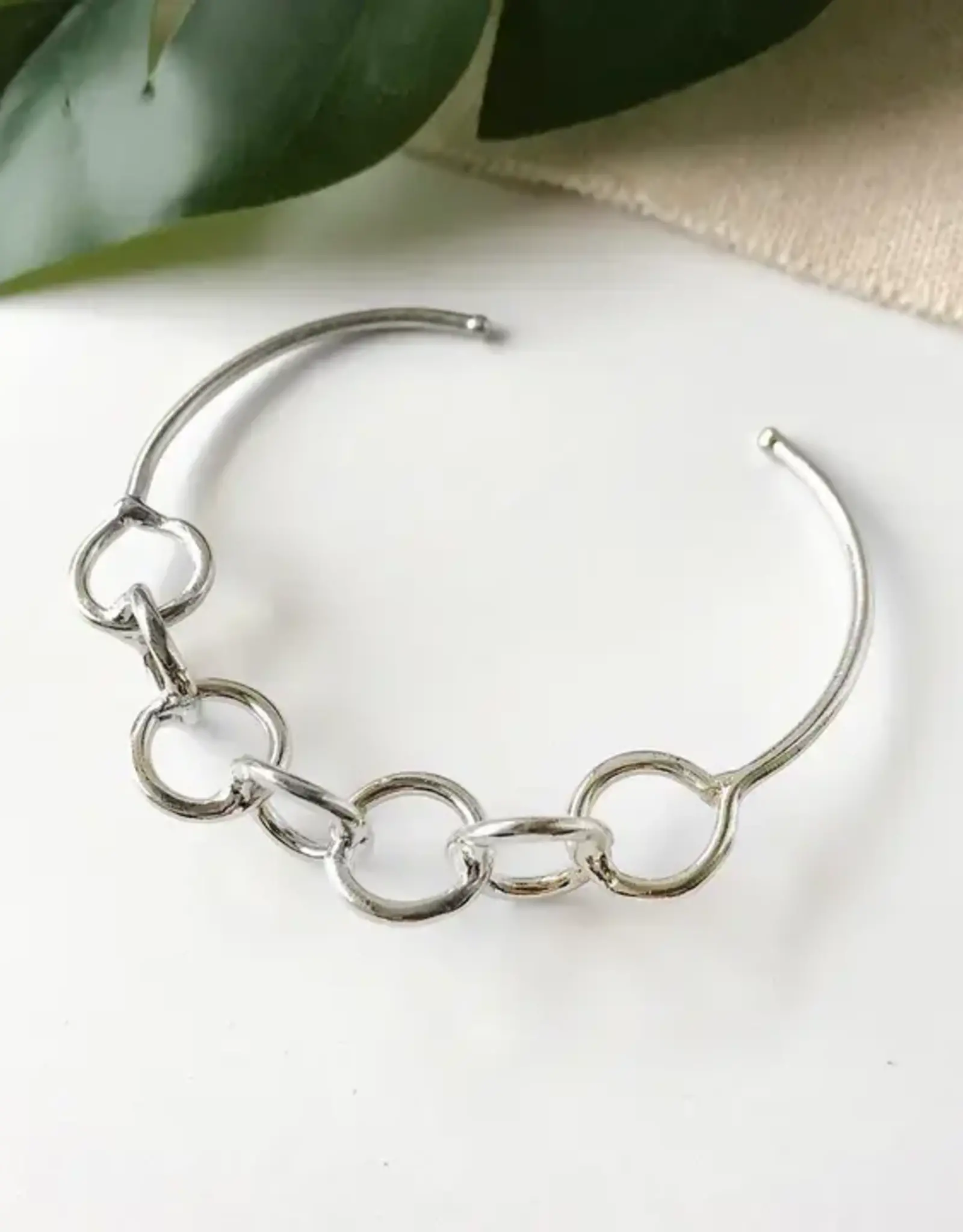 WorldFinds Chain Link Cuff