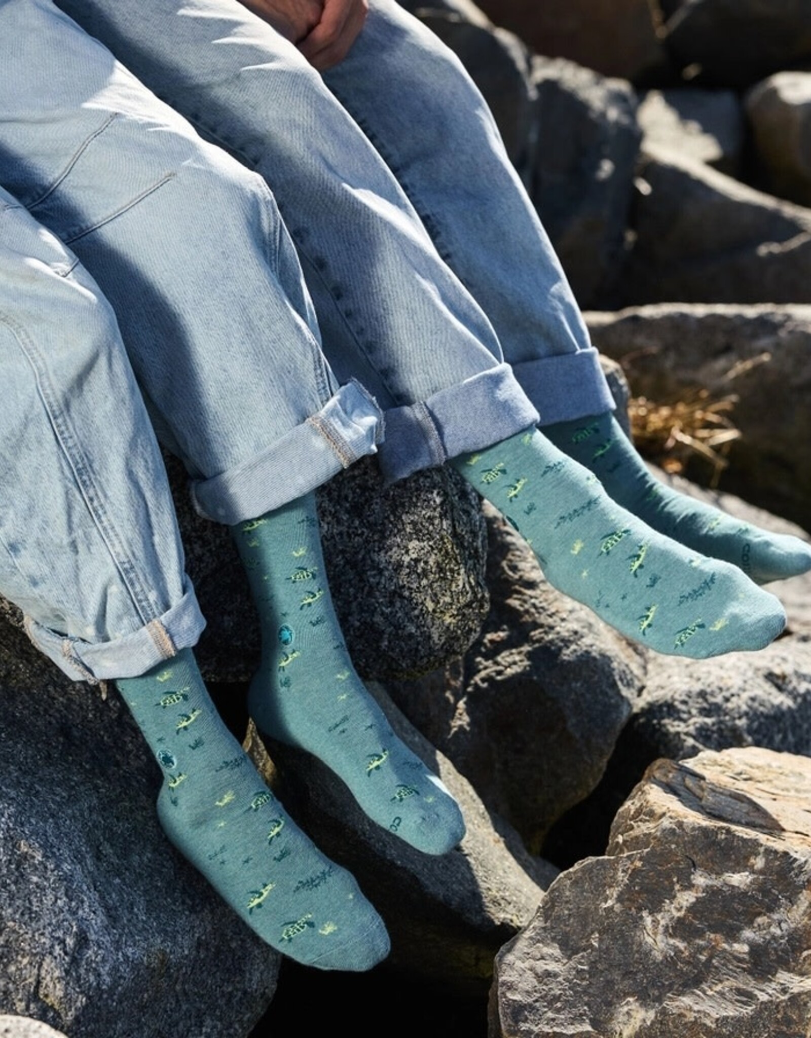 Conscious Step Socks that Protect Sea Turtles (Light Blue)