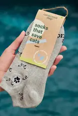 Conscious Step Ankle Socks that Save Cats (Gray Cats)