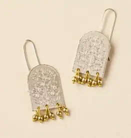 Matr Boomie Haveli Etched Statement Earring