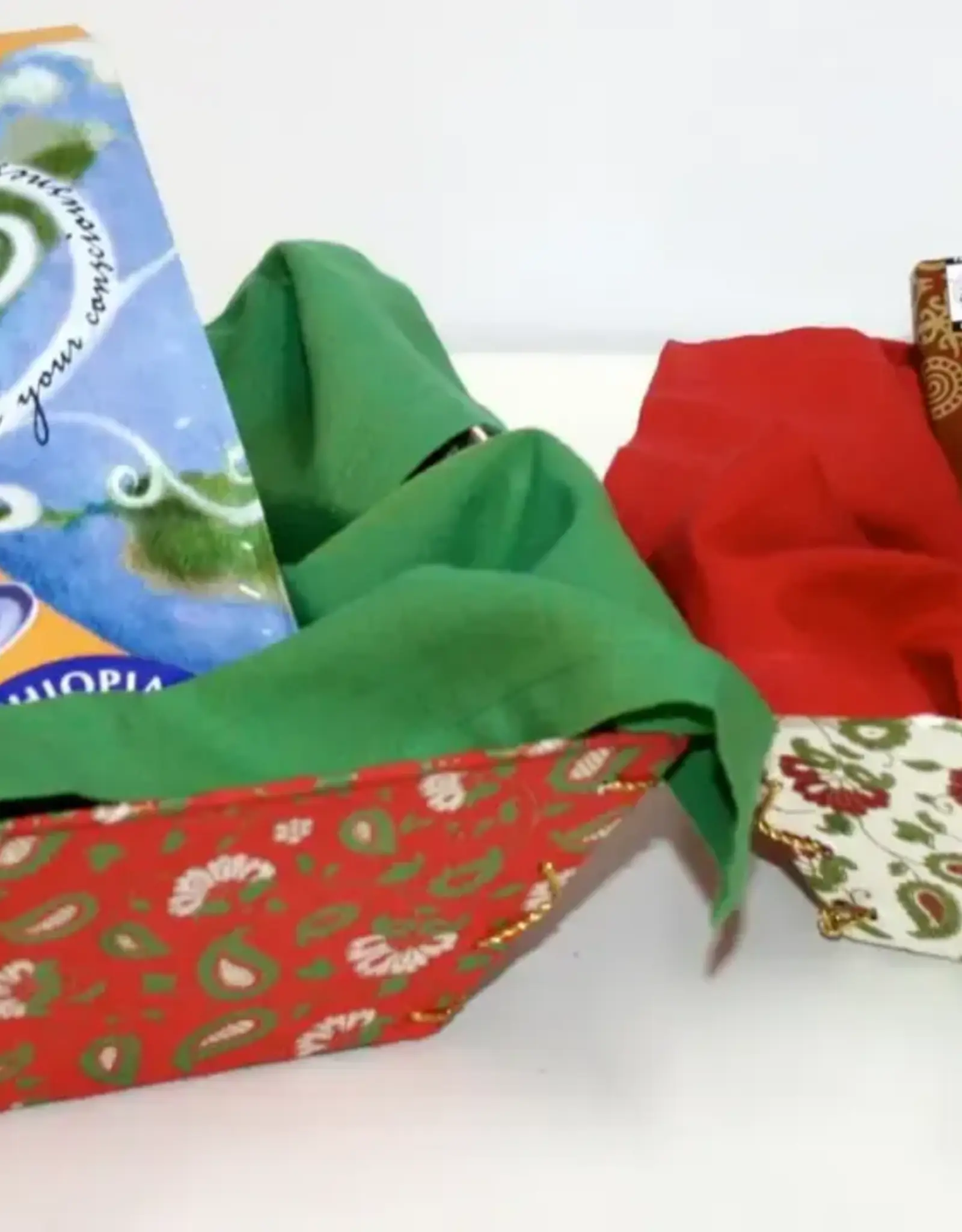 Sustainable Threads Recycled Cotton Gift Hampers - Peppermint Medium