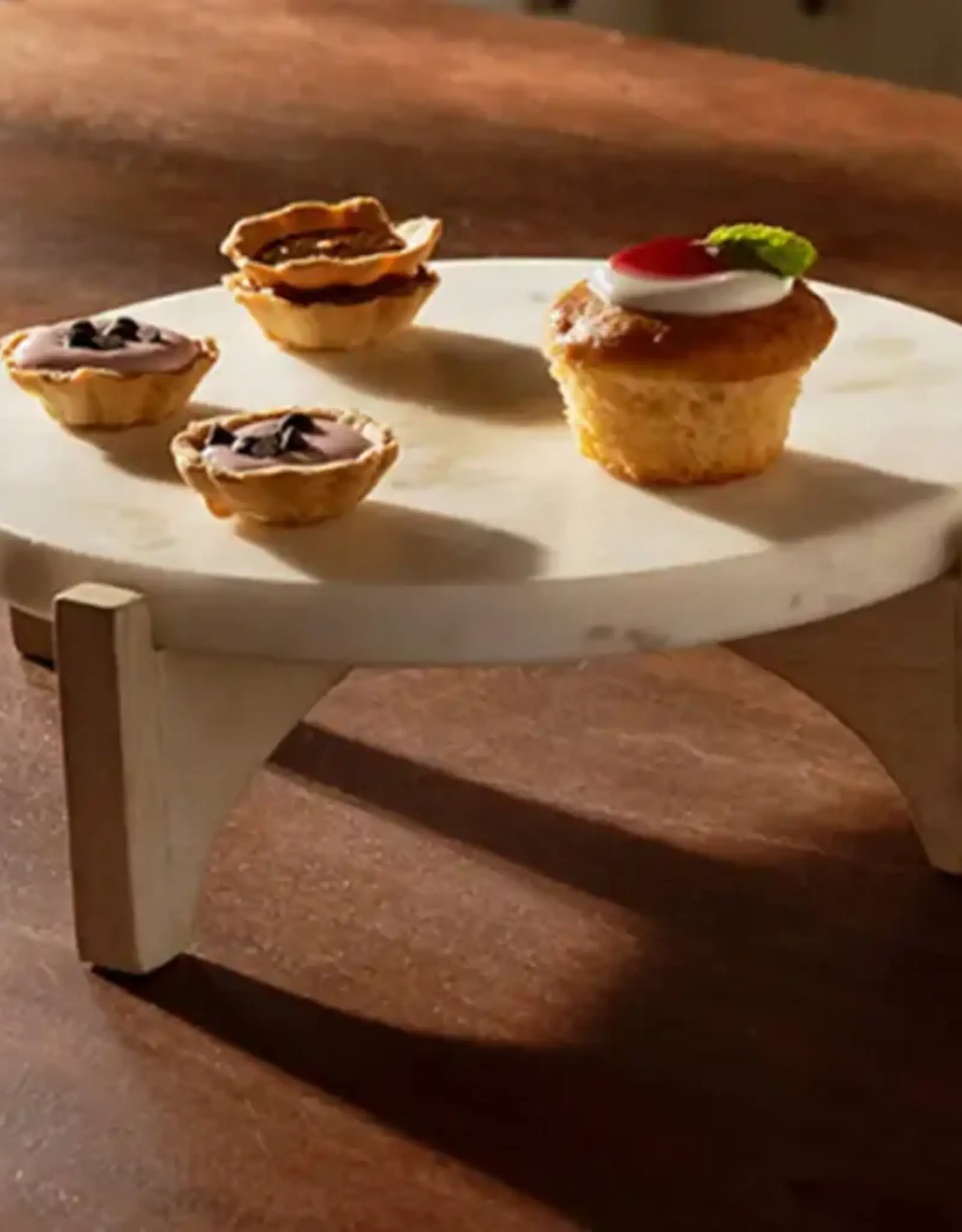 Mela Artisans White Marble Cake Stand—3.5" x 9.8"