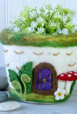 dZi Handmade Woodland Cottage Felt Pot