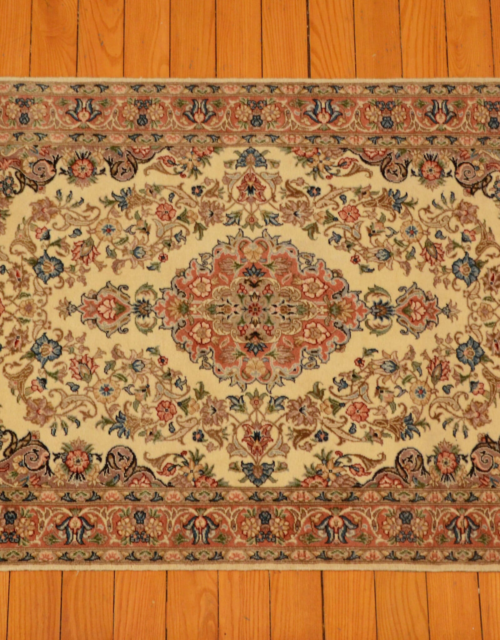 Bunyaad Pakistan 2230624  White Kashan  3.1 X 5.0