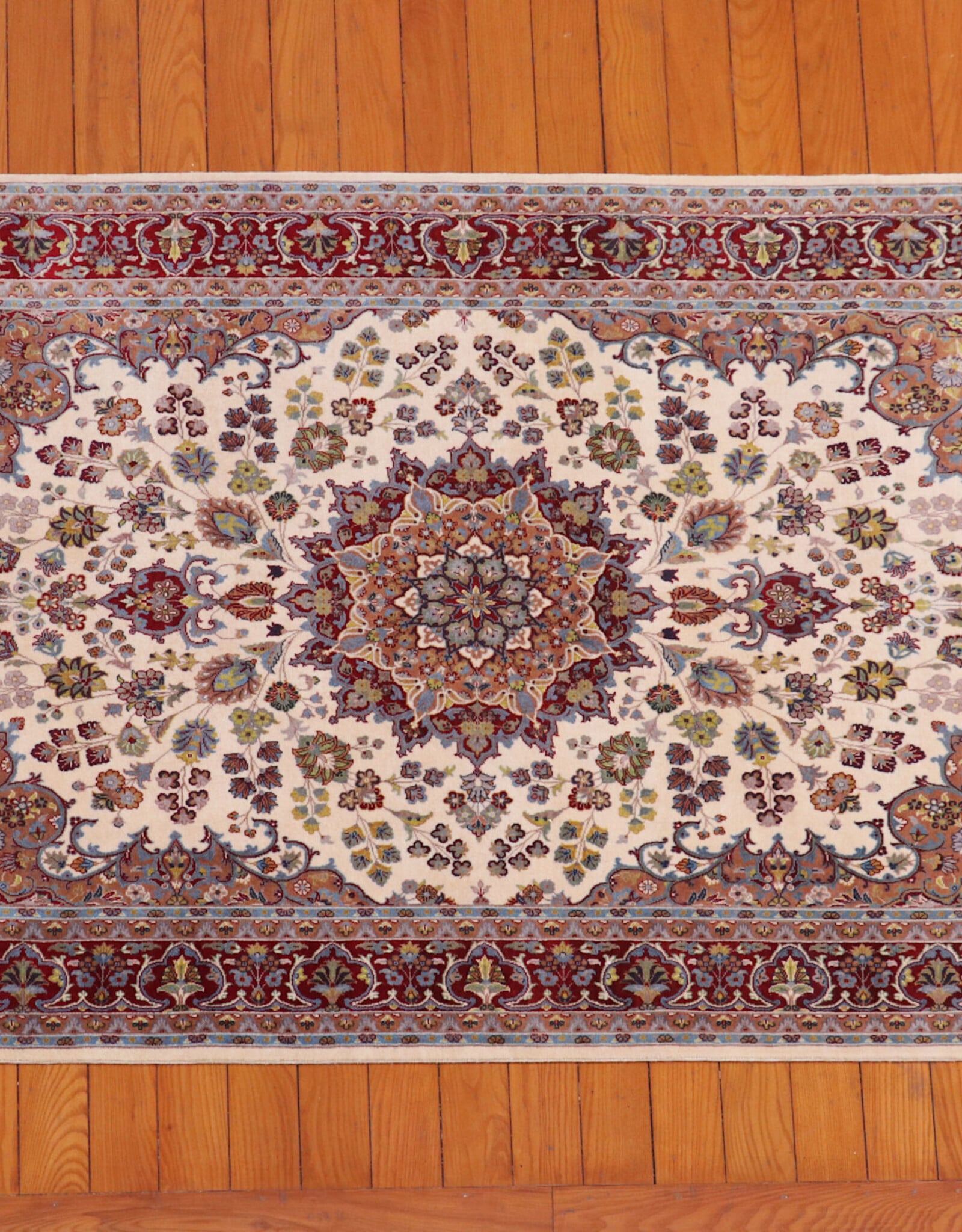 Bunyaad Pakistan 2240079  White Kashan  4.7 X 7.1