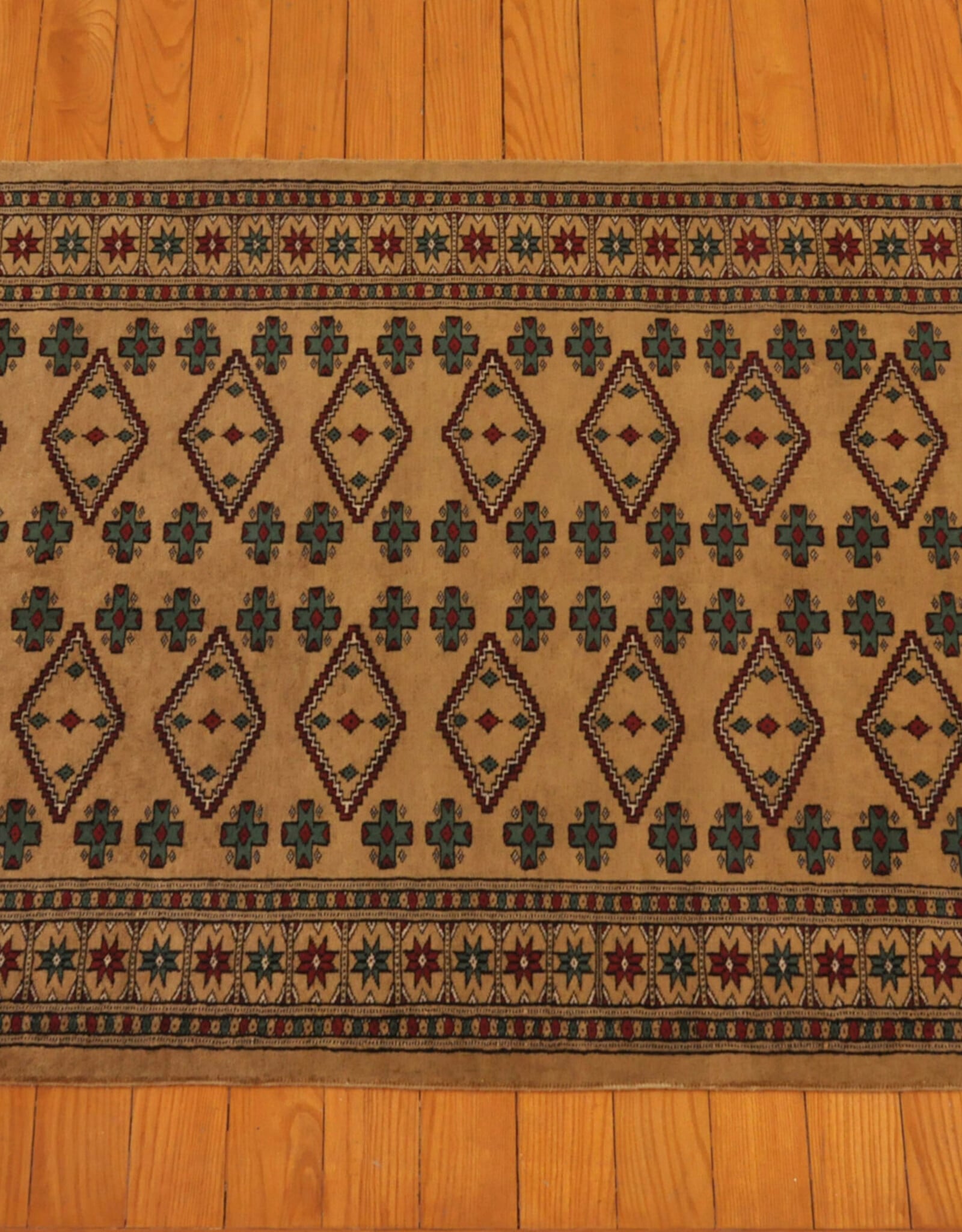 Bunyaad Pakistan 2170078  Mehandi Jaldar  3.3 X 5.2