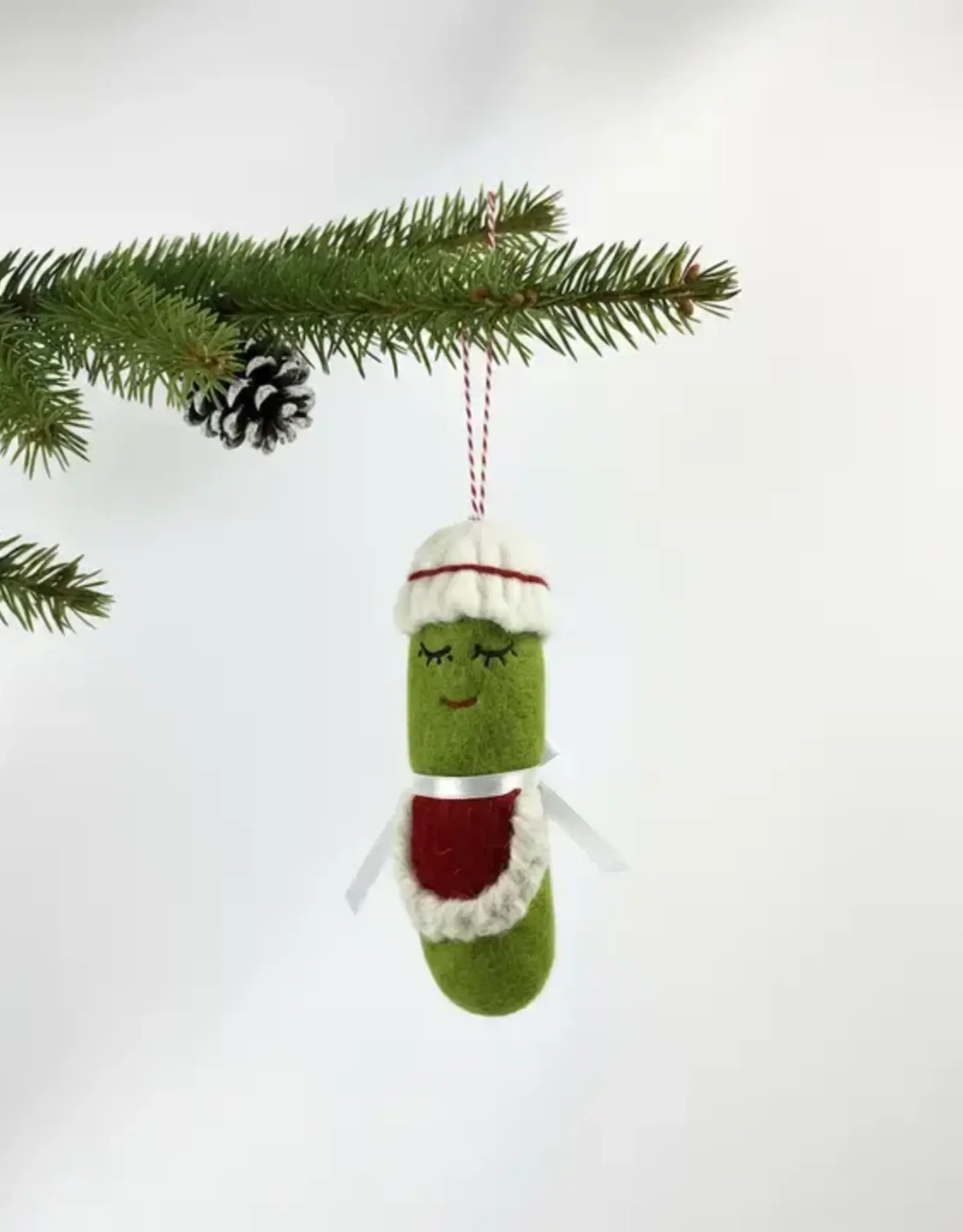 Global Crafts Mrs Claus Pickle Ornament
