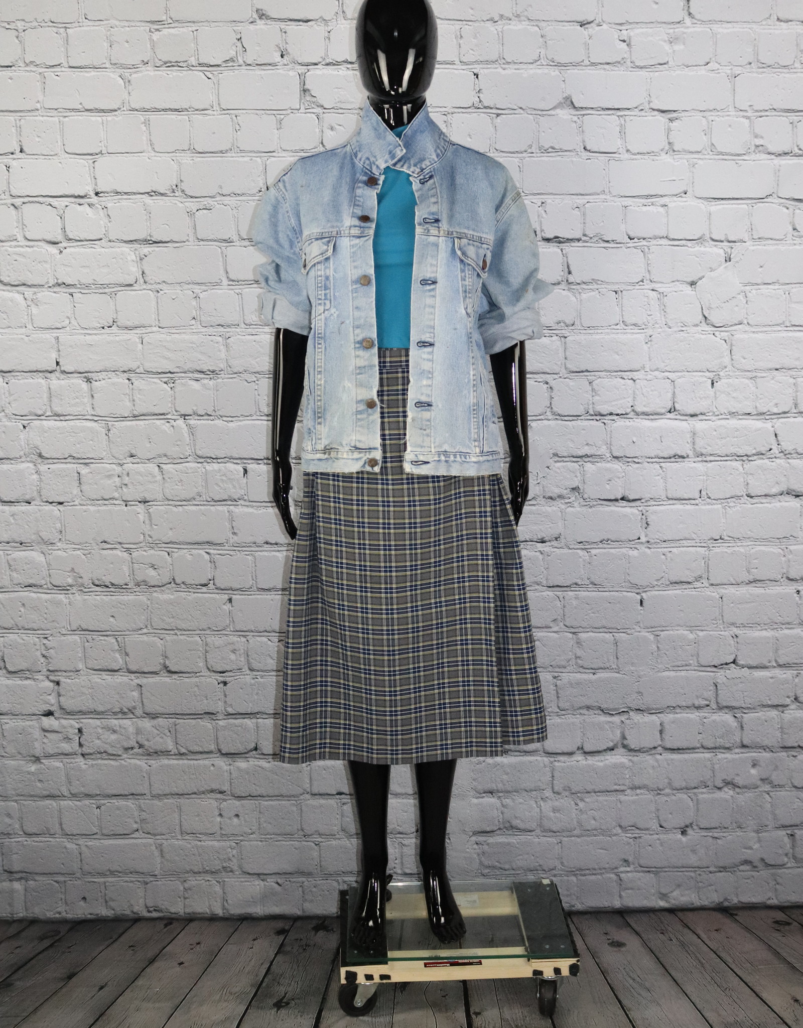wrap around uniform skirt