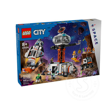 LEGO® LEGO® City Space Base and Rocket Launchpad