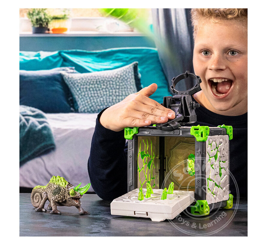 Schleich Eldrador Cave of the Stone Chameleon