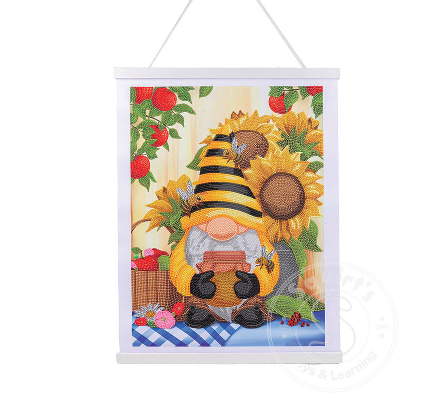 Crystal Art -Scroll Kit: Busy Bee Gnome