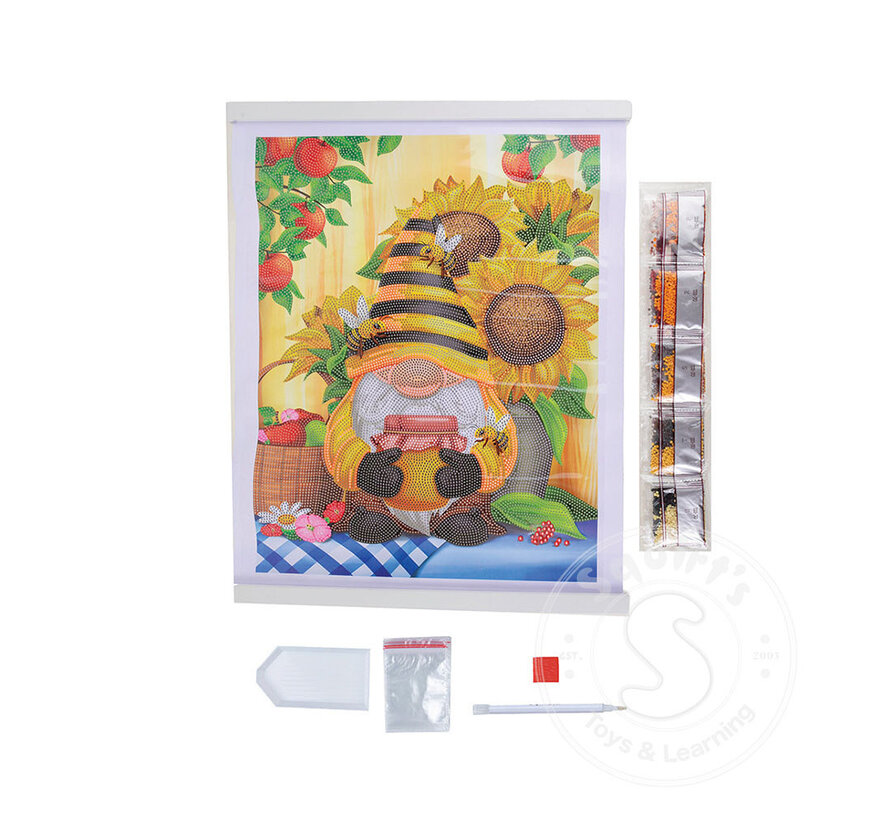 Crystal Art -Scroll Kit: Busy Bee Gnome