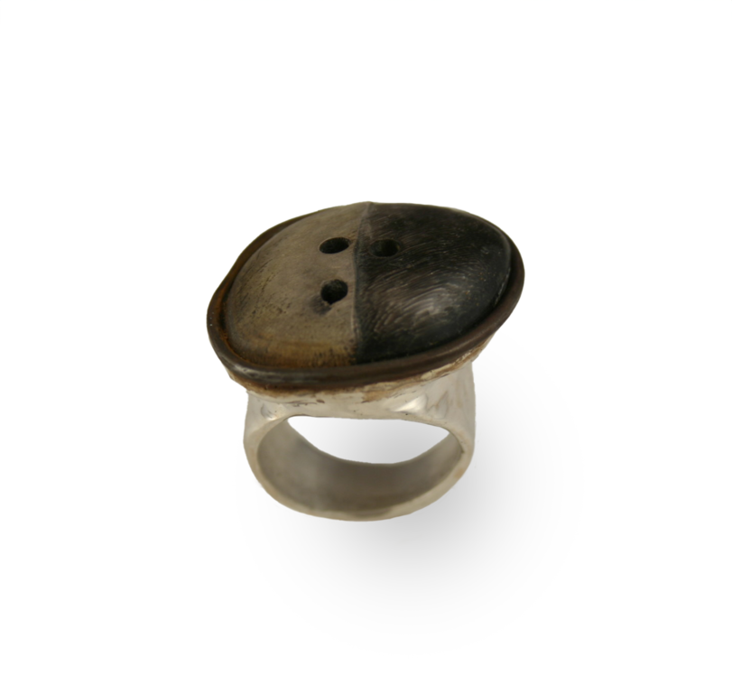 J. Cotter Gallery W/B Button Ring Ss