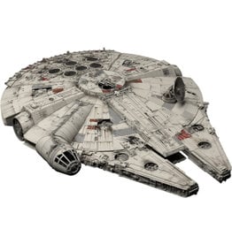 Bandai 216384 1/72 Star Wars A New Hope Millennium Falcon PG