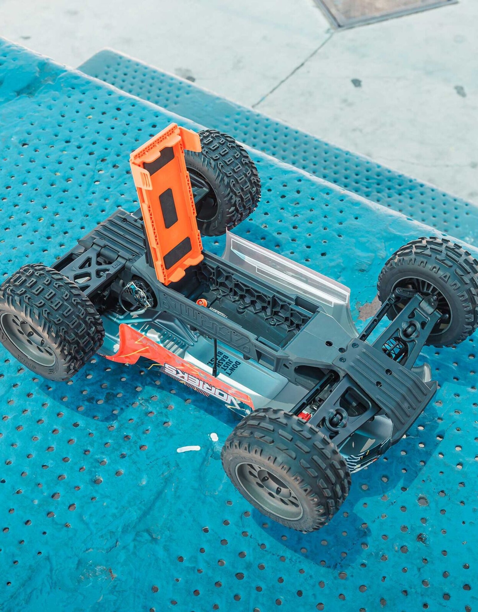 Arrma ARA3205ST1 1/10 VORTEKS MEGA 550 2WD Stadium Truck RTR with Battery & Charger, Orange