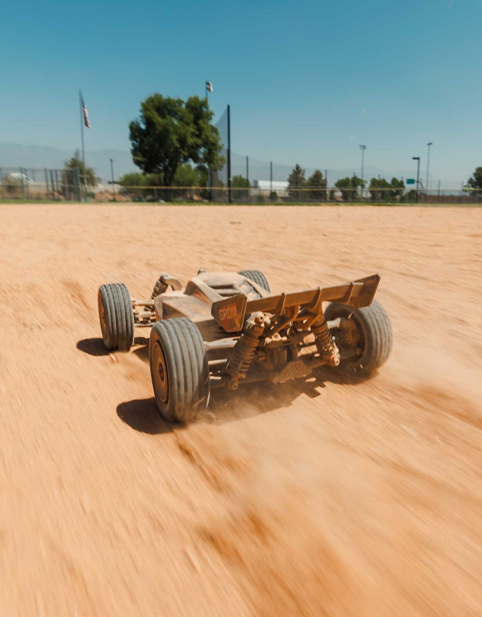 Arrma ARA2306T1 TYPHON GROM BLX 4X4 Small Scale Buggy RTR, Silver