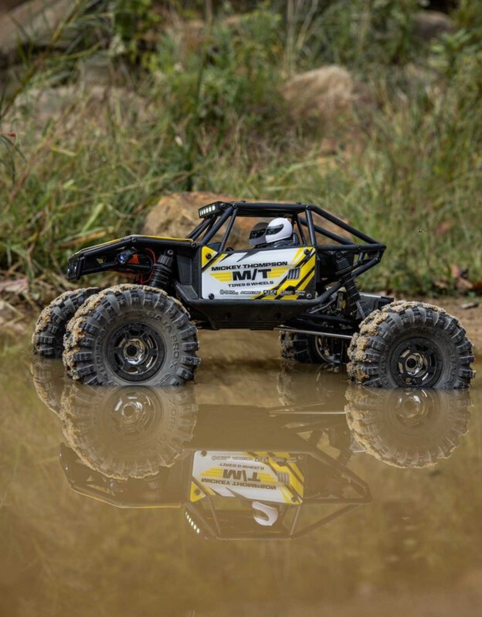 Axial AXI-1750T2 1/18 UTB18 Capra 4WS 4WD Trail Buggy RTR with Battery & Charger, Yellow