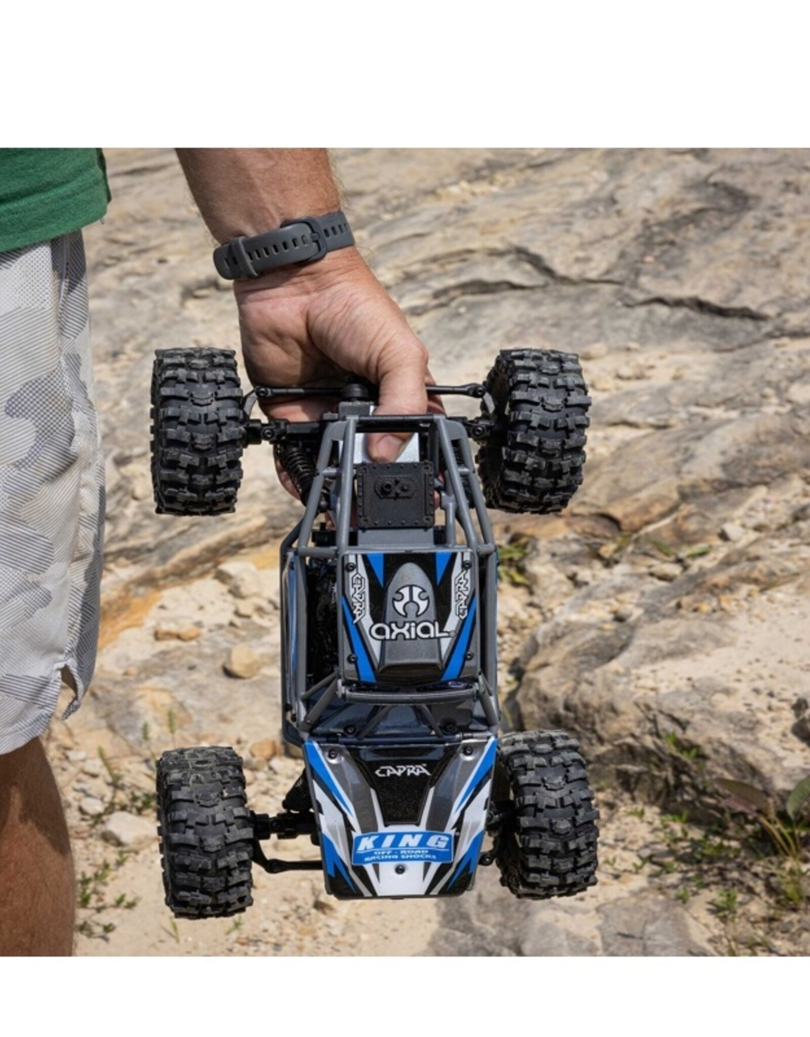 Axial AXI-1750T1 1/18 UTB18 Capra 4WS 4WD Trail Buggy RTR with Battery & Charger, Blue