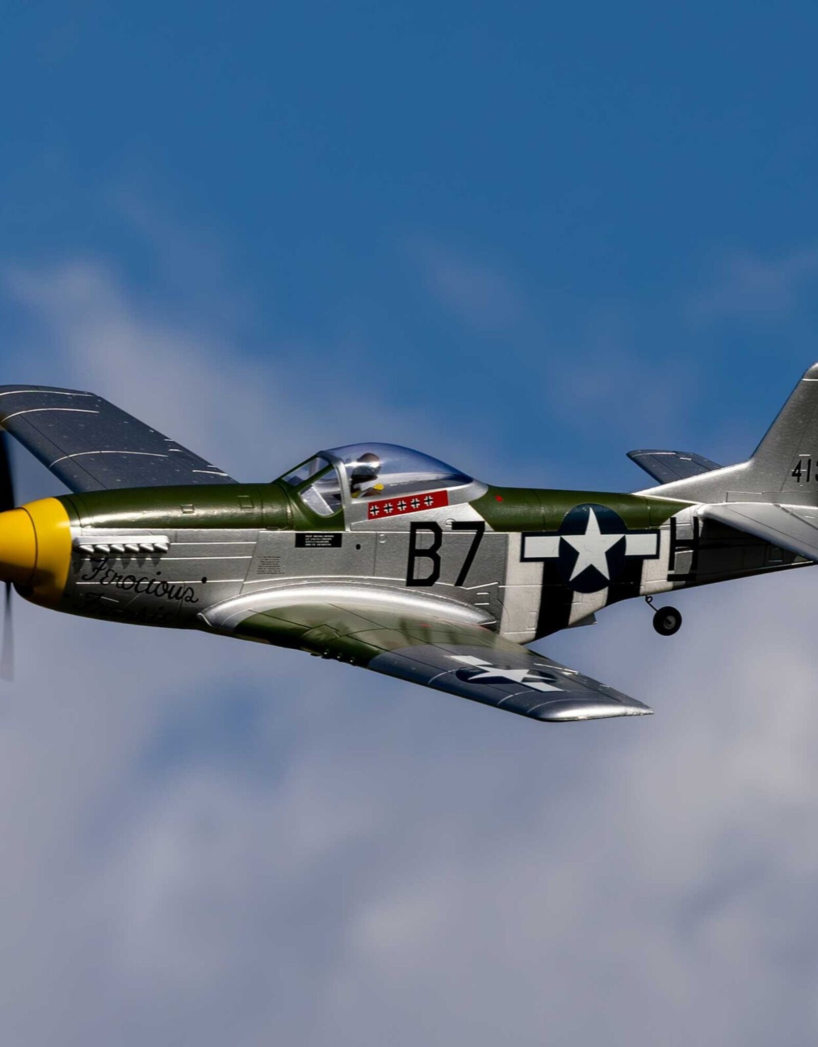 Horizon Hobby EFL02650  P-51D Mustang 1.0m BNF Basic with AS3X+ and SAFE Select