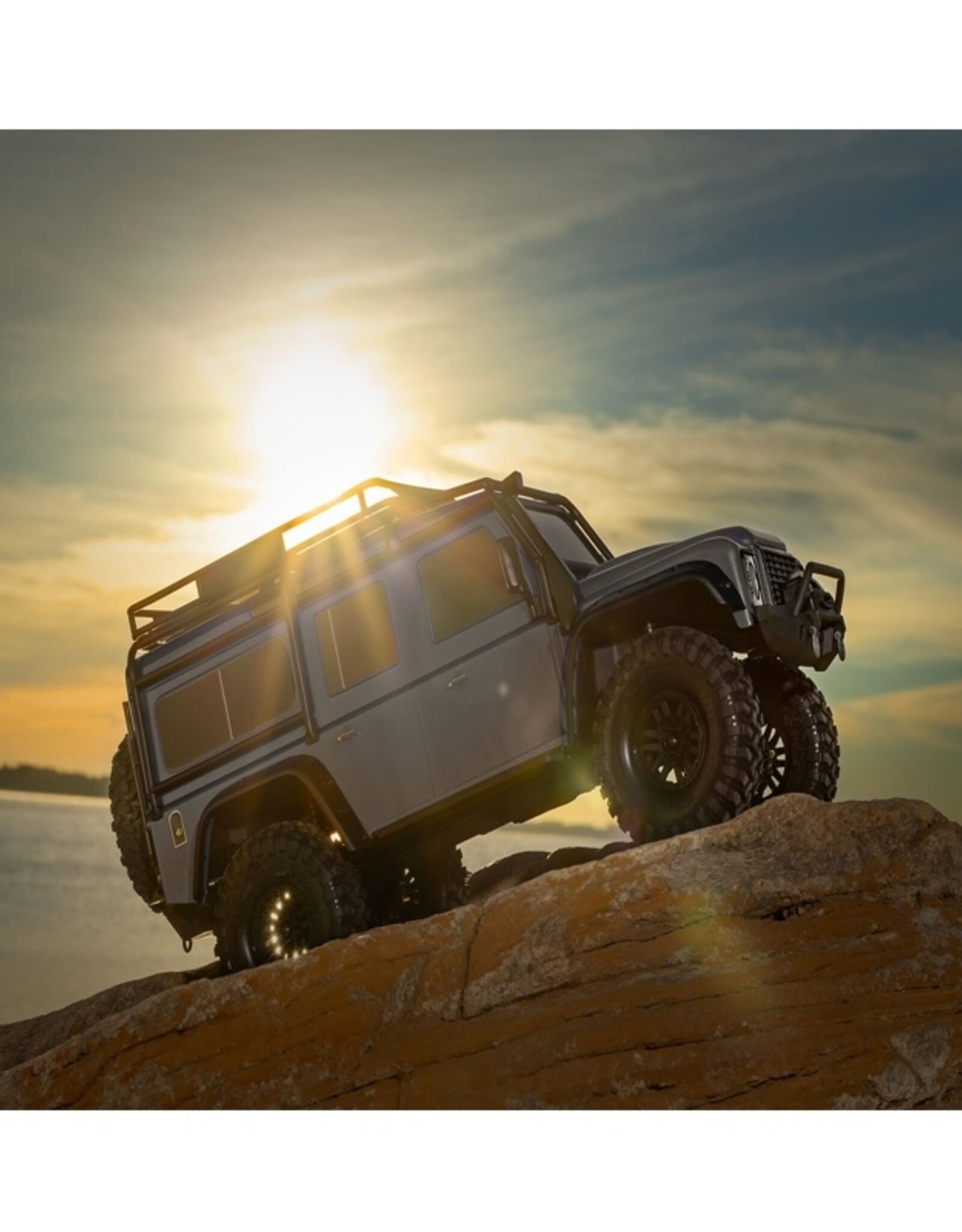 Traxxas TRA82256-4  TRX-4 Defender Clipless RED