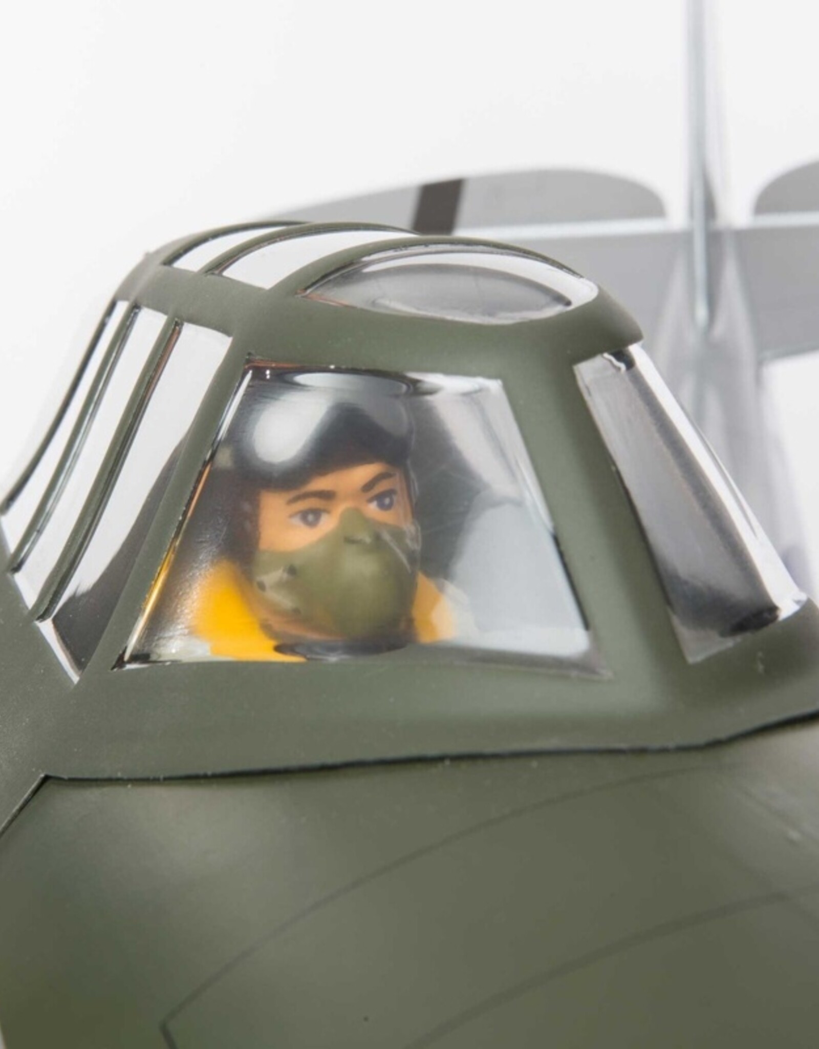 hanger 9 HAN2990CR P-47D Thunderbolt 20cc ARF with E-flite Electric Retract Set