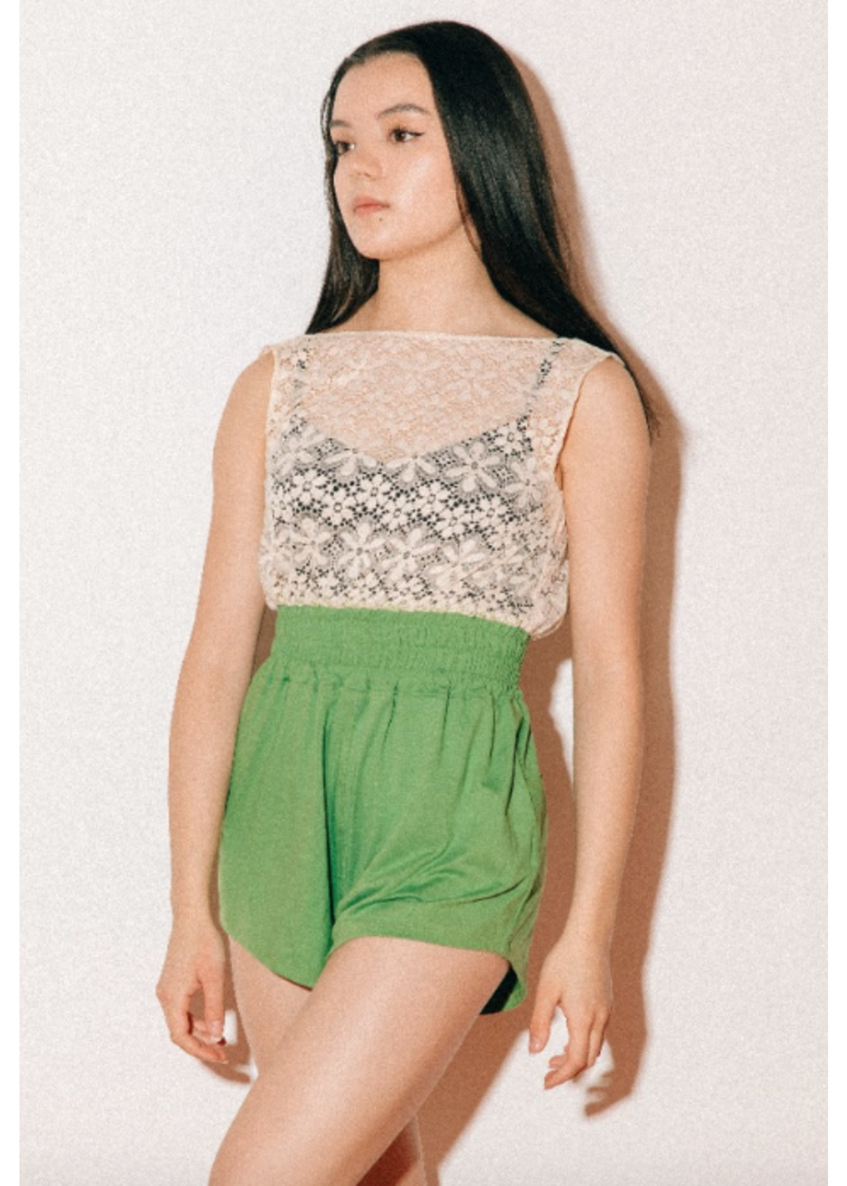 SUFFOLK 6011 FLOWER CROCHET SQUARE BACK ROMPER
