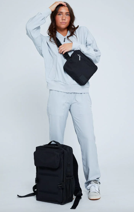 トバログ　HALF DAYPACK Ver.2 iPadユーザーのためのボディバッグ「HALFDAY PACK ver.2