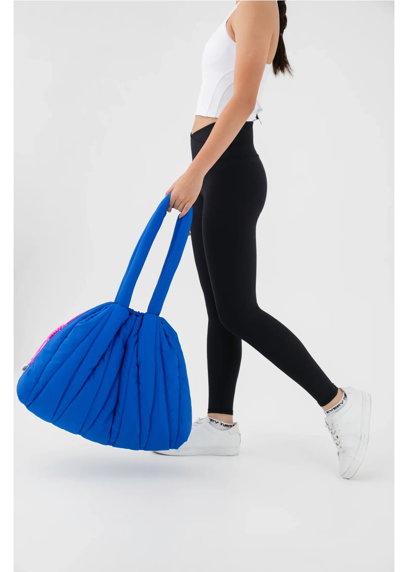 EVERY TURN 1051 GO GETTERS GYM BAG PUFFY TOTE
