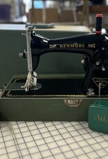 Vintage  De Lux Sewing Machine