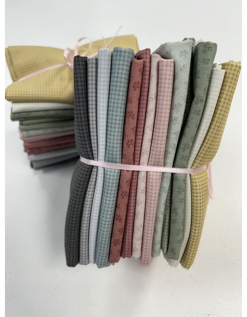 Toolbox checks and Florals Fat Quarter Bundle (12)