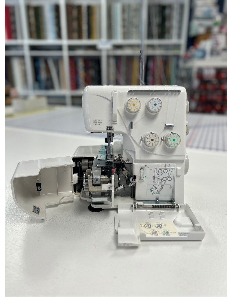 Pre-owned Kenmore Differential Feed Serger