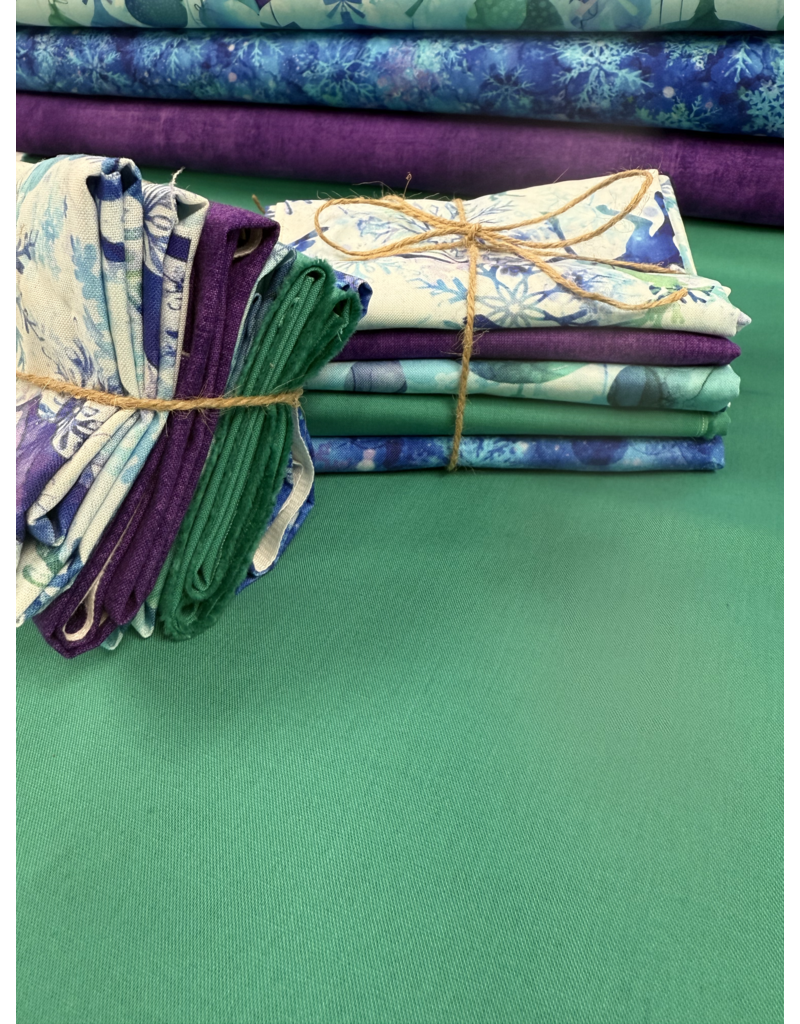 Timeless Treasures Mid winter magic fat quarter bundle (5)