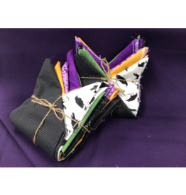 Witch's pick Halloween fat quarter bundle (7)