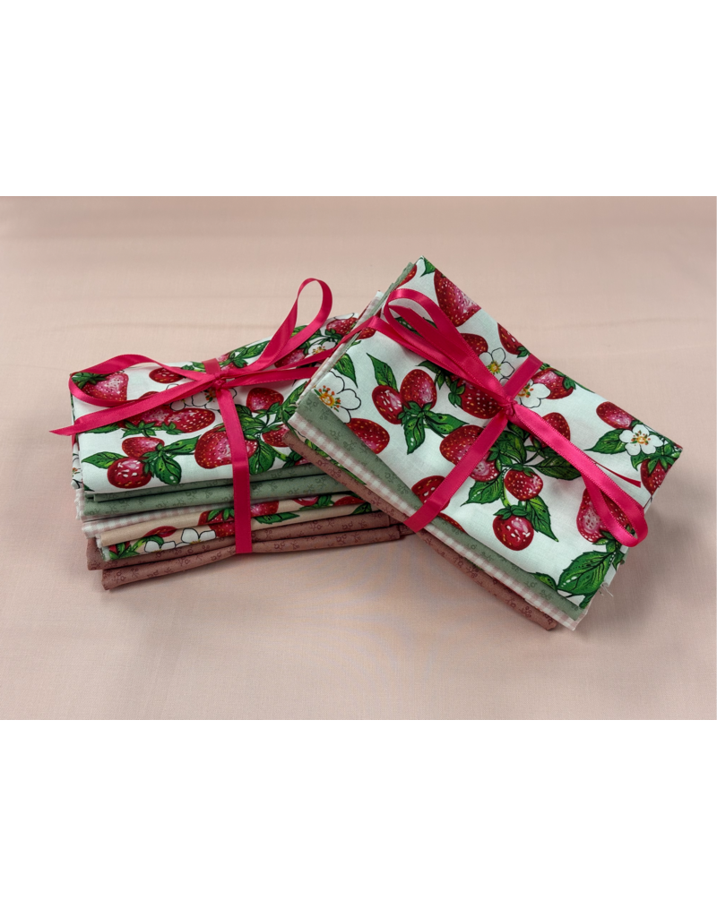 Strawberry Picnic fat quarter bundle (5)
