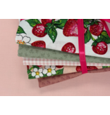 Strawberry Picnic fat quarter bundle (5)