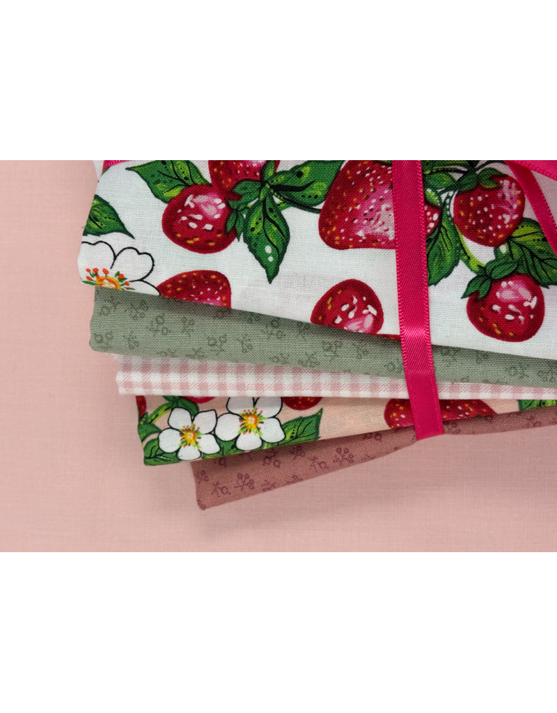 Strawberry Picnic fat quarter bundle (5)