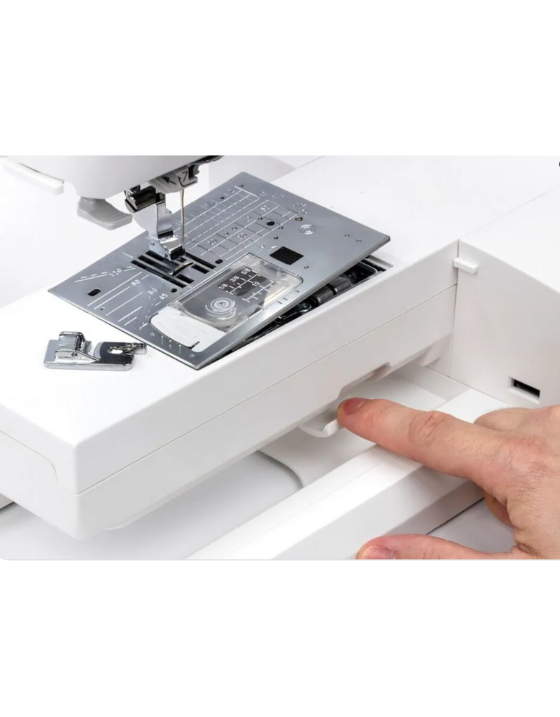Janome Skyline S8