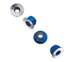 Axial AXIC1046 - Wheel Nut M4 Serrated Blue (4) For 1/10th crawler