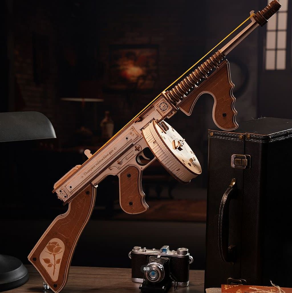 ROELQB01 - Thompson Submachine Gun Toy 3D Wooden Puzzle